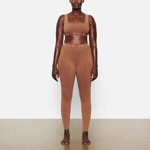 Skims Outdoor Leggings in Brown Camel
